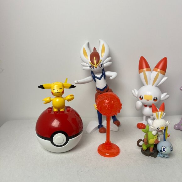 Lot of Pokemon Toys Figurines Balls Nintendo Mewtwo Scorbunny Cinderace Smoliv - Picture 2 of 8